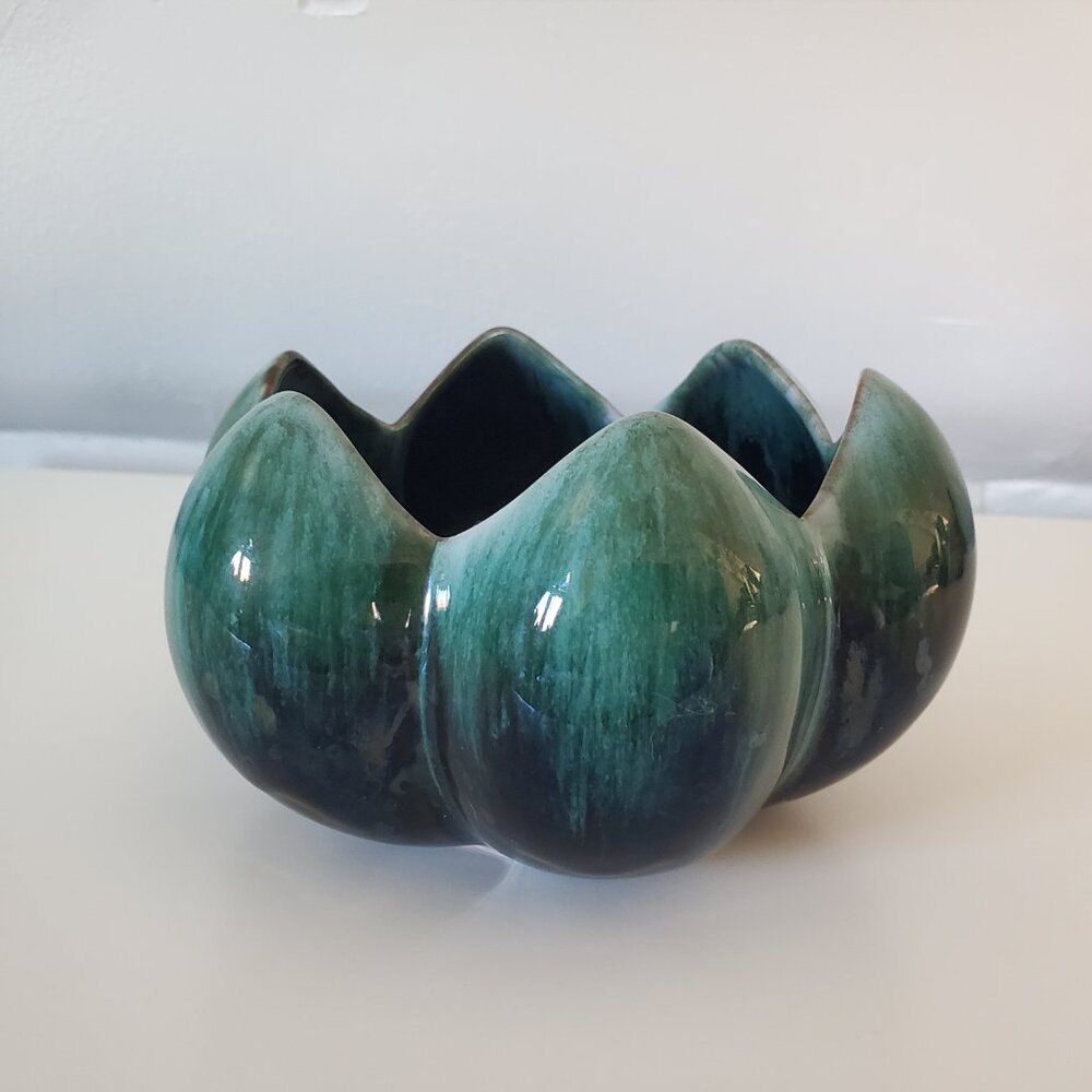 Vintage Blue Mountain Pottery Lotus Bowl/Planter